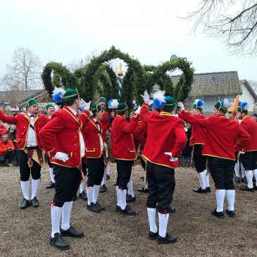 Schäfflertanz mit Wintergrillen